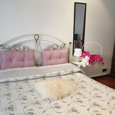 B&B Mary'S House 치암피노 외부 사진