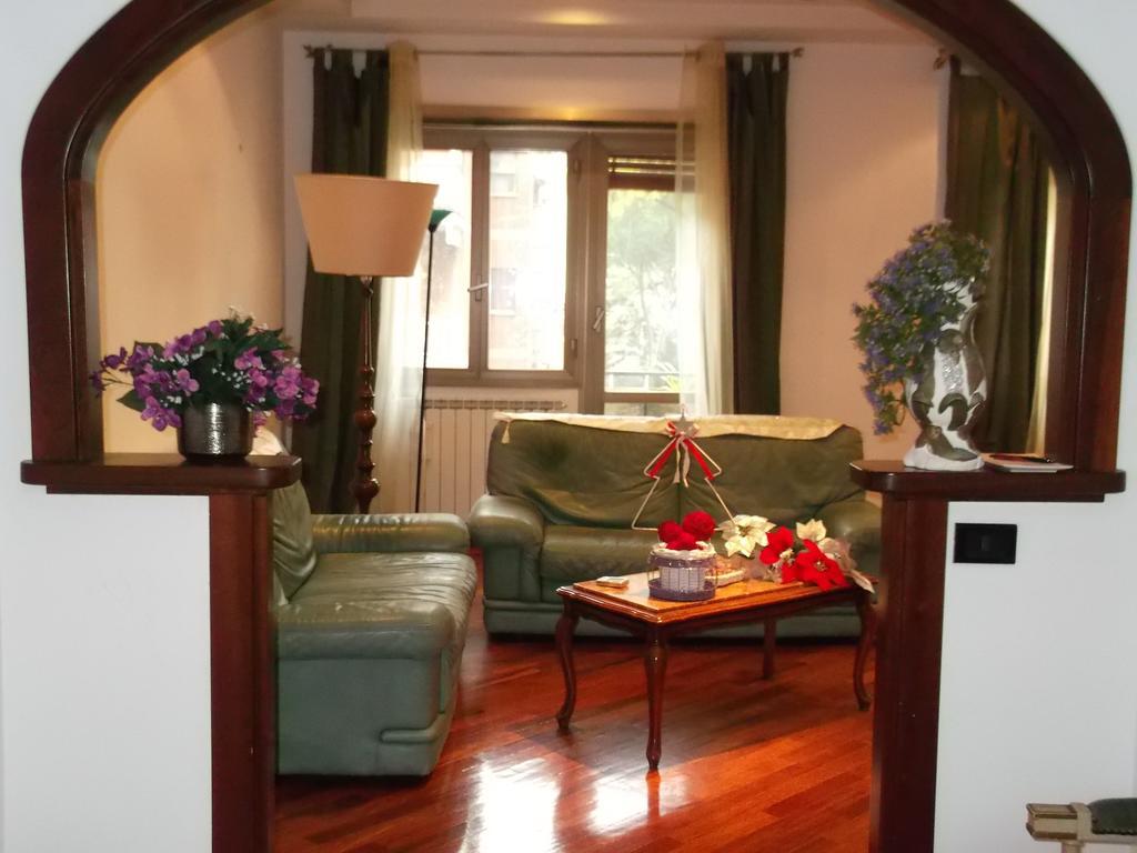 B&B Mary'S House 치암피노 외부 사진