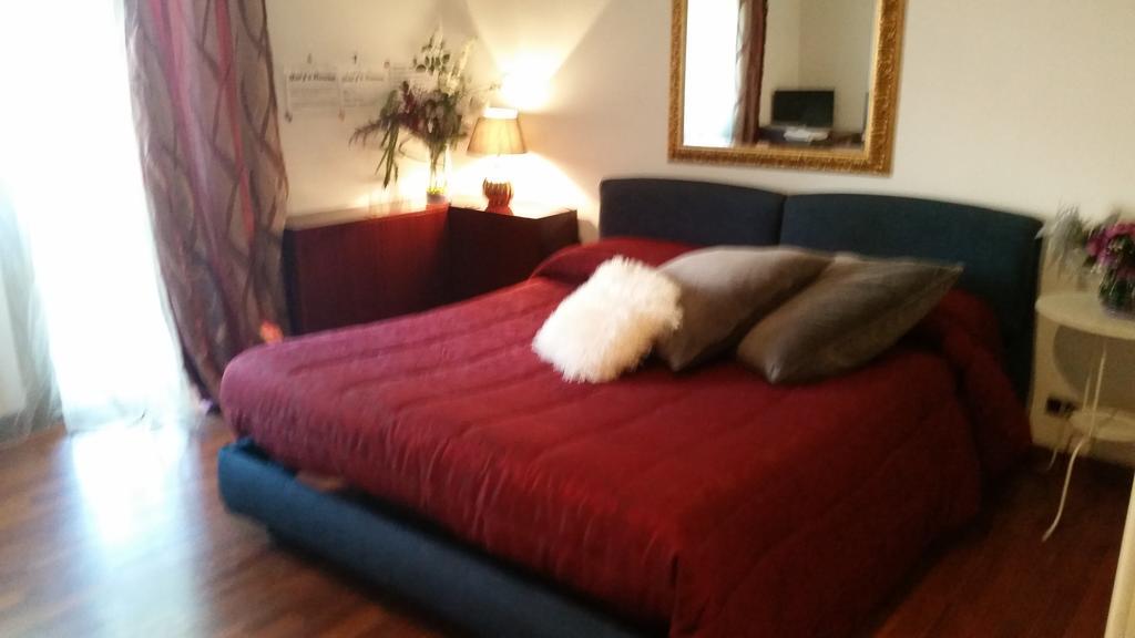 B&B Mary'S House 치암피노 외부 사진